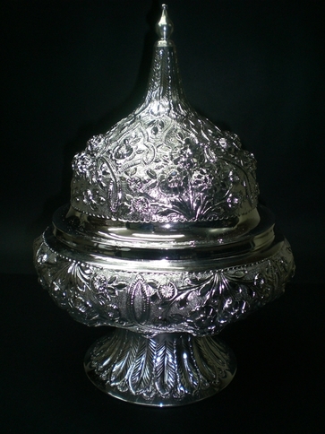 Gümüş Kaplama Osmanlı Motifli  Yüksek Dekoratif Sahan
